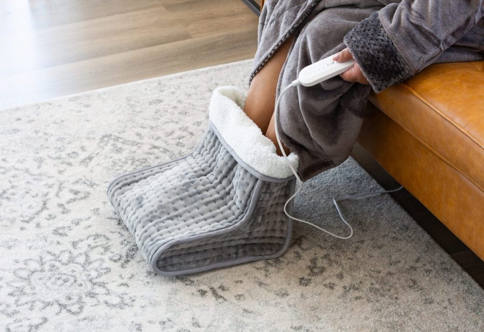 Plush flannel fleece Foot Warmer with 4 Temperature Settings - Image 6