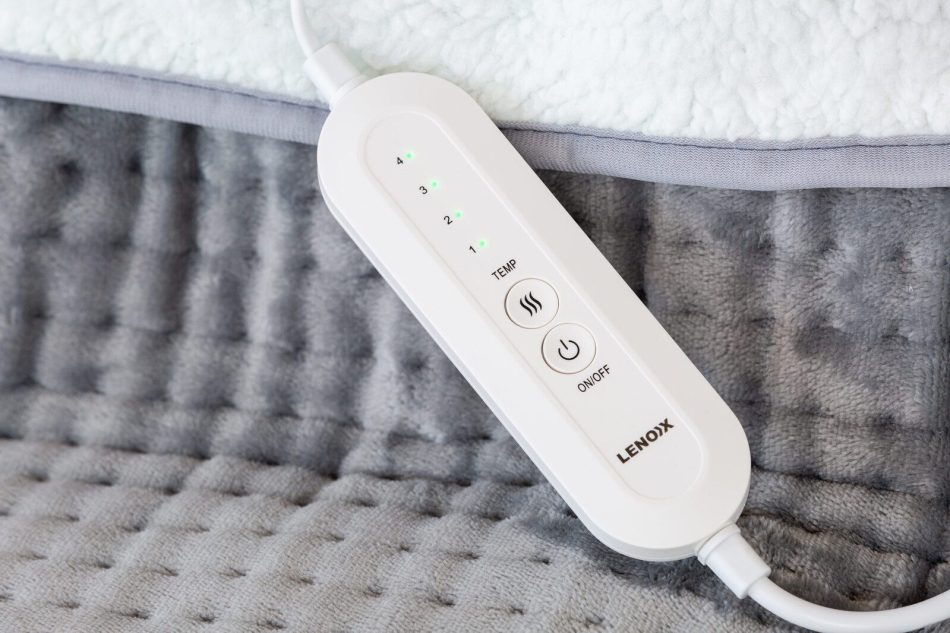 Plush flannel fleece Foot Warmer with 4 Temperature Settings - Image 7