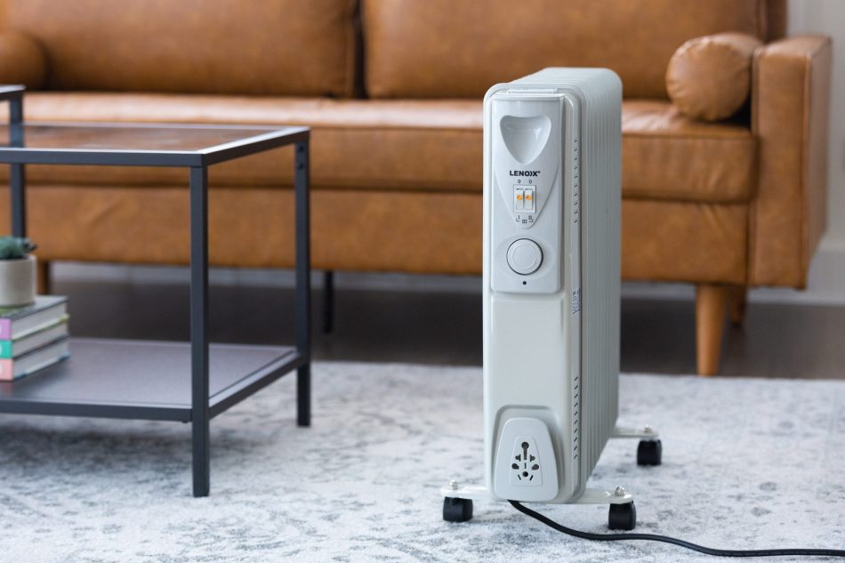 11-Fin Oil Column Heater 2400W w/ 3 Heat Settings & Wheels - Image 6
