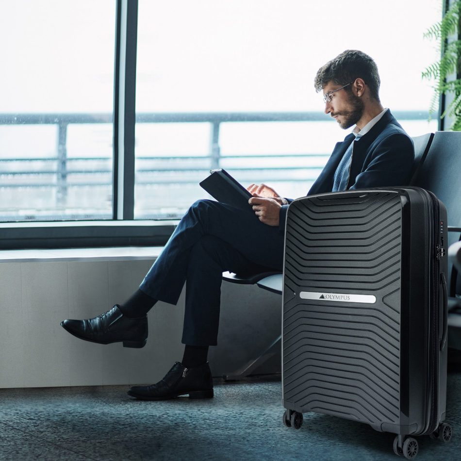 Olympus  Astra 29in Lightweight Hard Shell Suitcase - Obsidian Black - Image 12