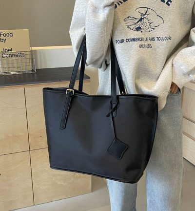 Black New Large Capacity Tote Bag – Simple, Versatile Handbag for Casual Outings, Lightweight and Stylish