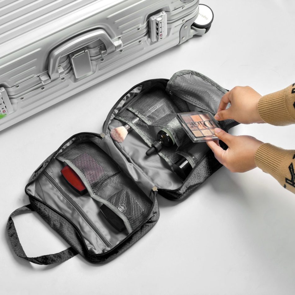 Travel Waterproof Hanging Toiletry Bag - Black - Image 3