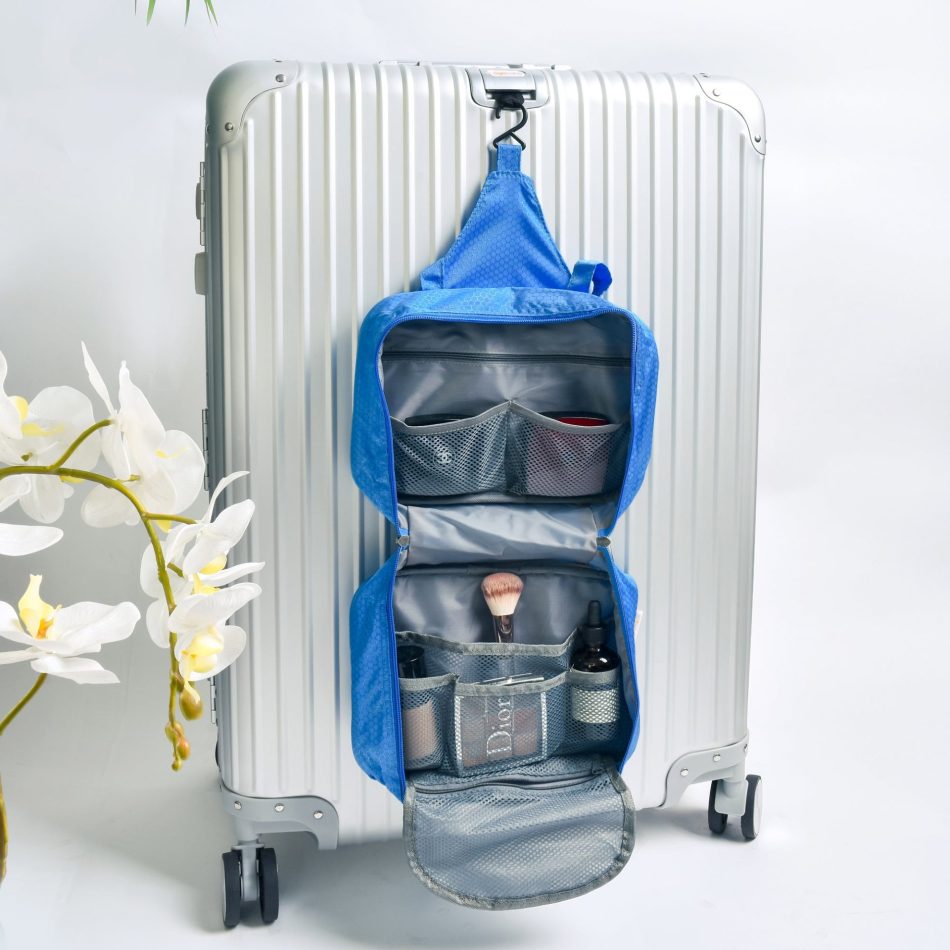 Travel Waterproof Hanging Toiletry Bag - Blue - Image 3