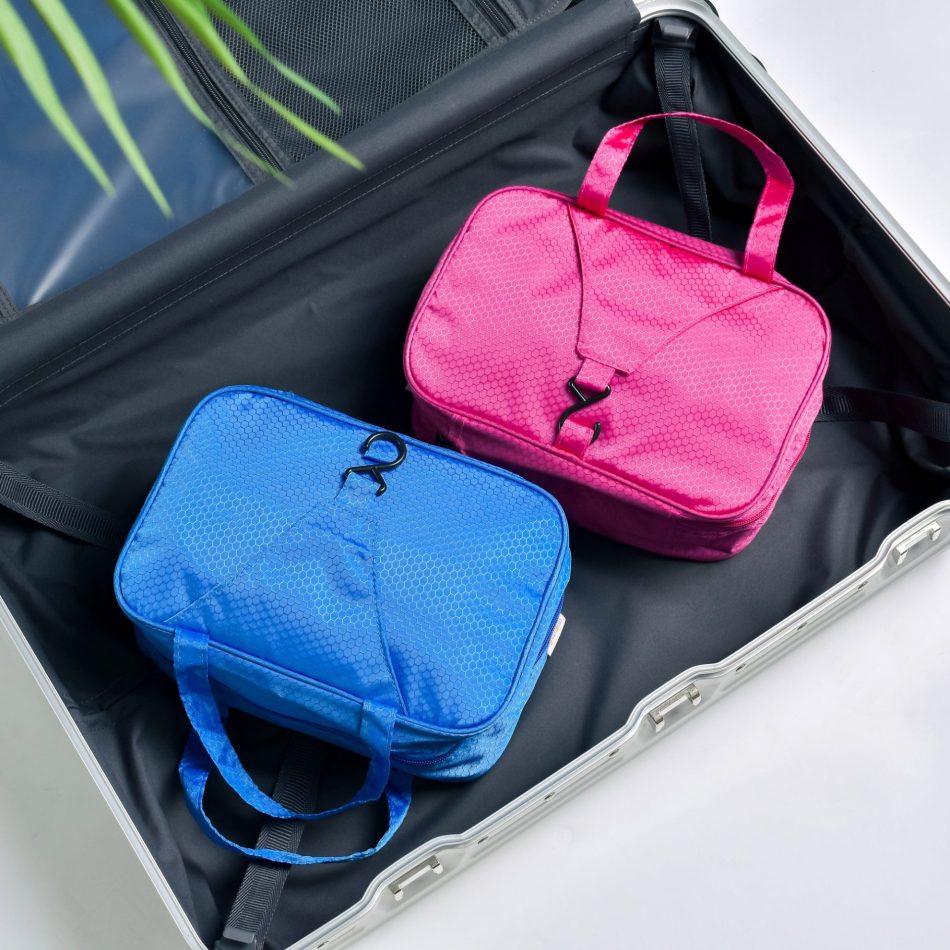 Travel Waterproof Hanging Toiletry Bag - Pink - Image 4