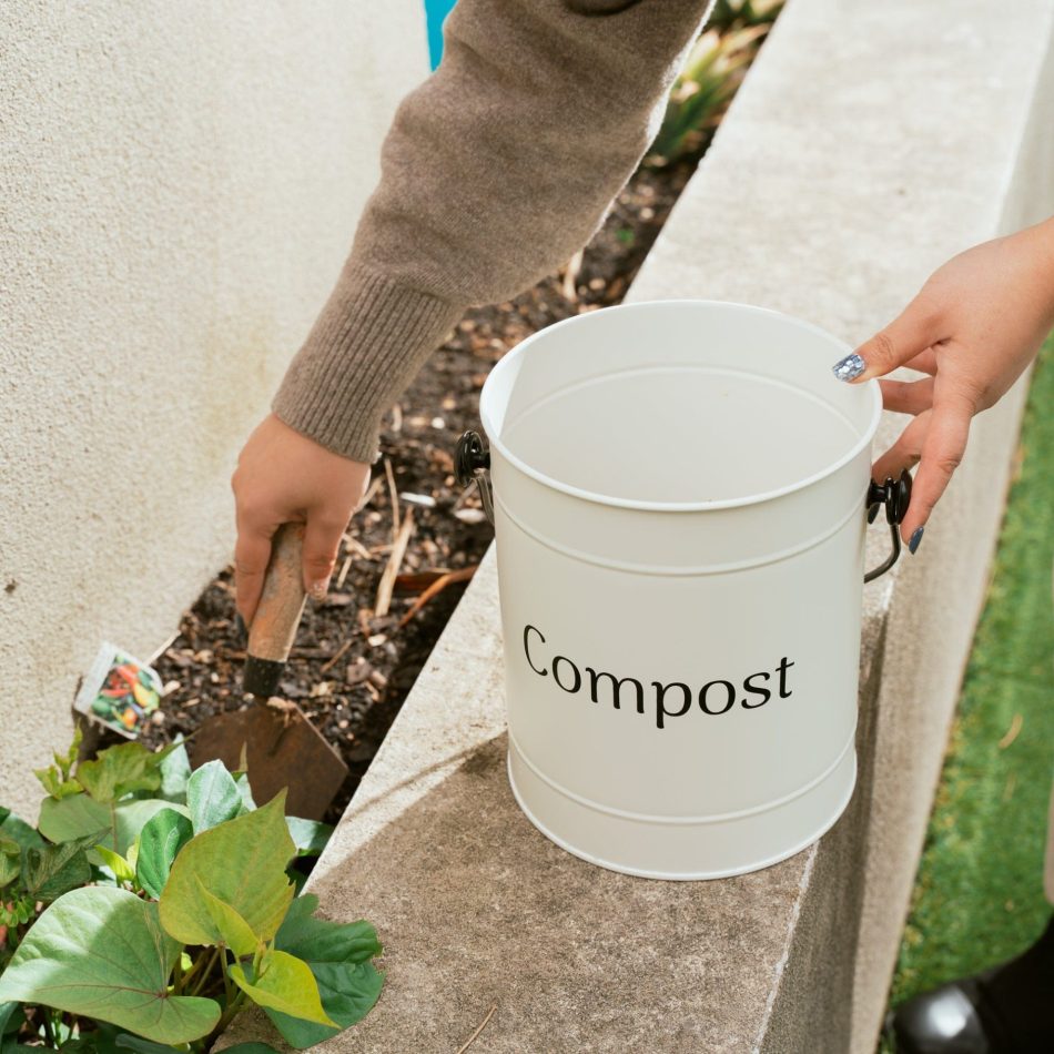 5L Kitchen Bench Compost Bin with 6 Replacment Activated Carbon Filters - Image 3